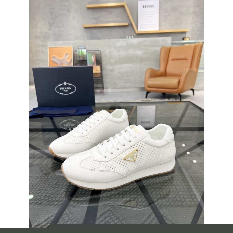Pra*a casual shoes